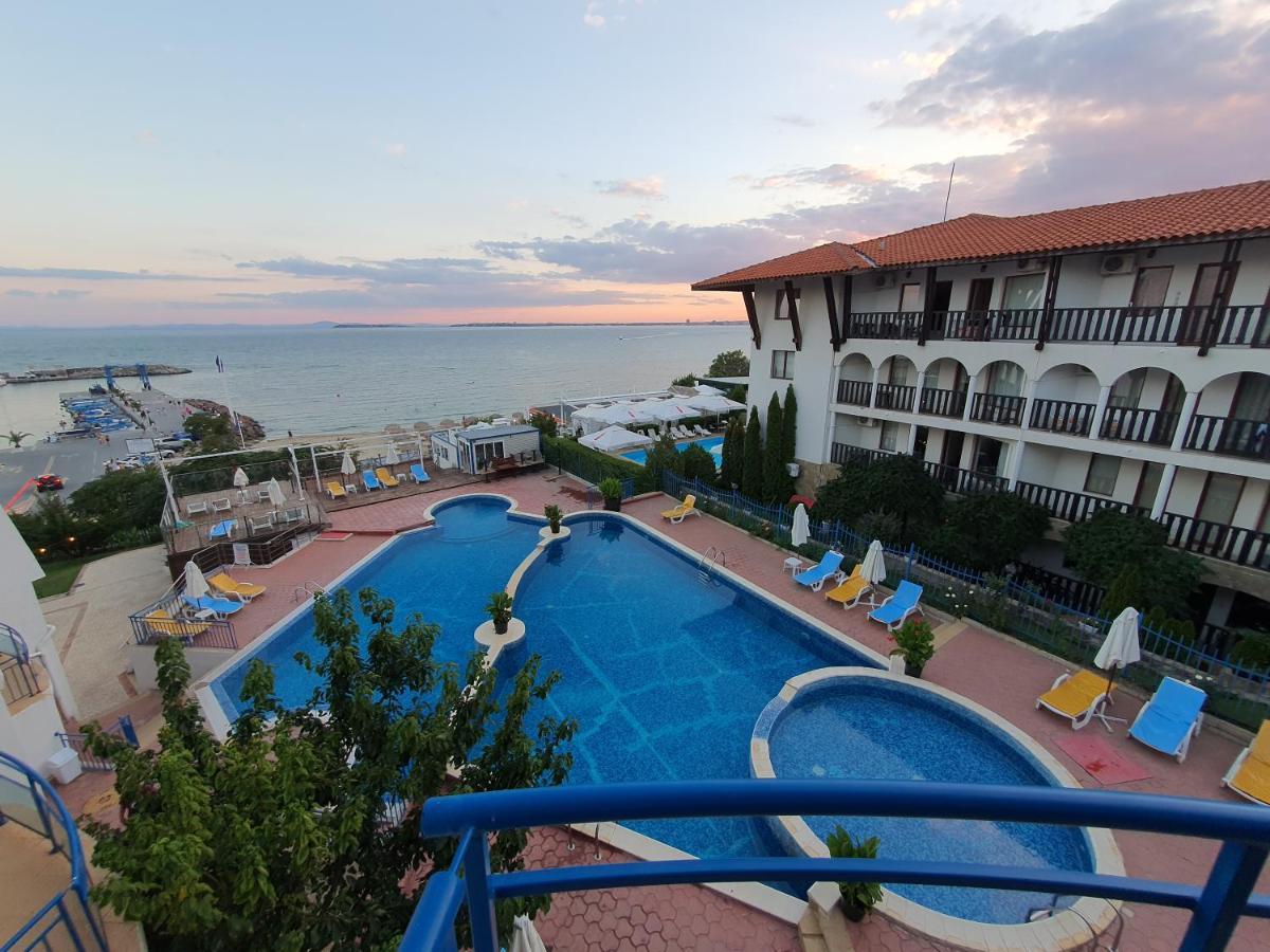 Sveti Vlas Marina Beach Apartment - Vega Village Buitenkant foto